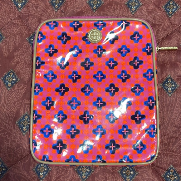 Tory Burch Handbags - Tory Burch iPad Kindle tablet cast 10 x 8.5 perfect condition!
